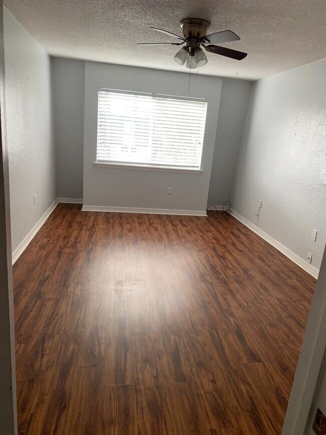 Photo - Spacious 2-bedroom, 2-bathroom apartment Unit 1916 CONWAY
