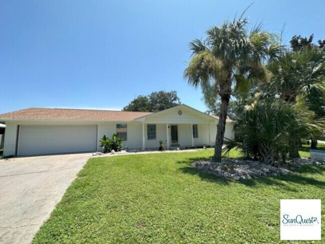 Building Photo - 3 bedroom pool home available now!