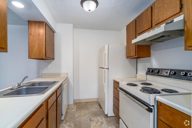 2BR, 1BA - 845SF - Kitchen - Tammany Hills Apartments