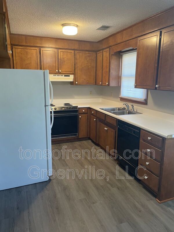 Photo - 119 Lacey Ln