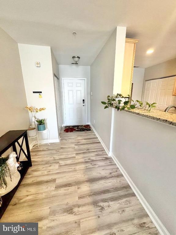 Building Photo - 25340 Lake Mist Square Unit 103