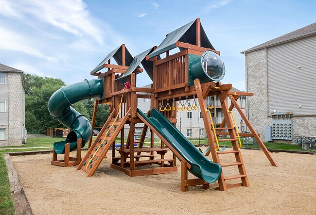 Woodbury Heights con parque infantil en Sioux City