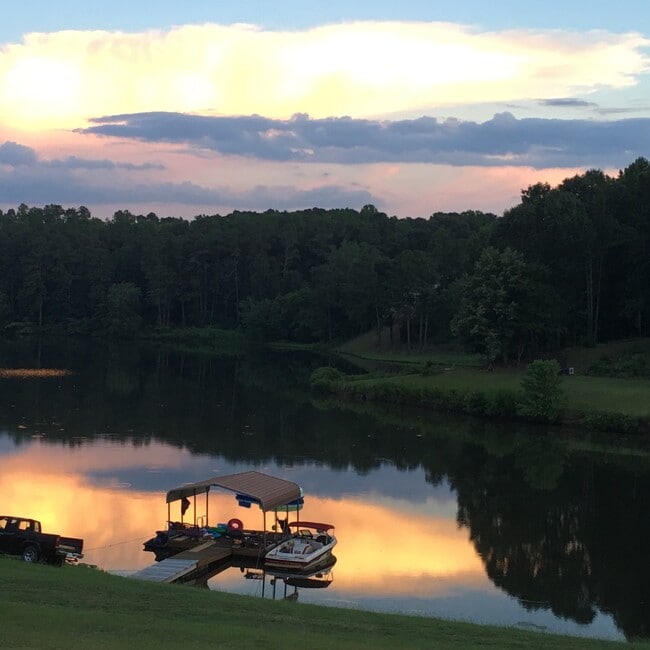 Building Photo - 1549 Lake Koinonia Dr Unit Garden Terrace Lakefront