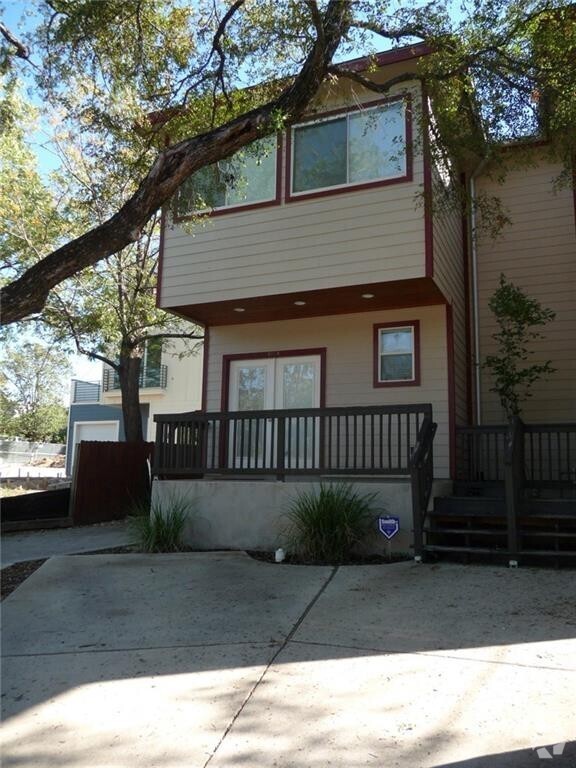 Building Photo - Awesome East Austin Townhouse