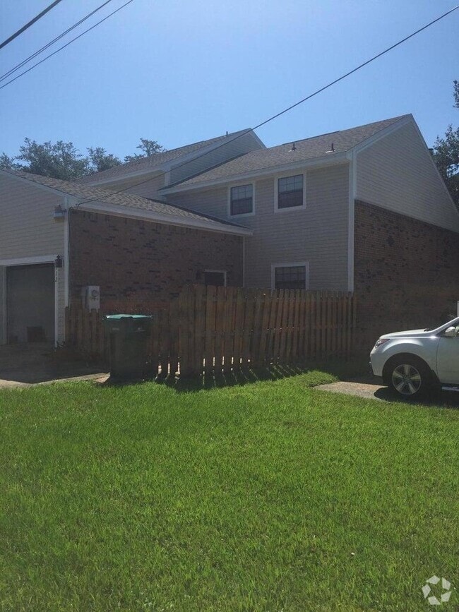 Building Photo - 112 5th Ave Rental