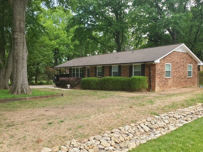 Photo - 3110 Sheets Cir House