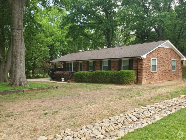 Building Photo - 3110 Sheets Cir Rental
