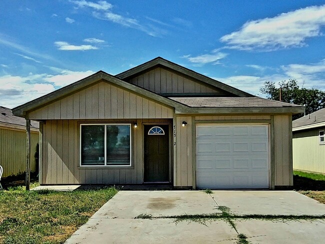 Building Photo - Cozy 3-Bedroom, 2-Bathroom Home with Garage in East Lubbock