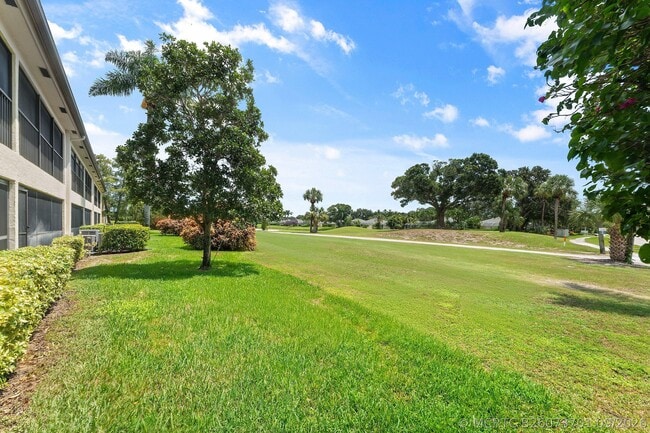 1502 Pinecrest Cir Unit C