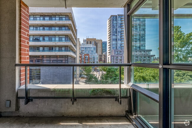 2BR + Den, 1BA - 780SF - Balcony - WestQ