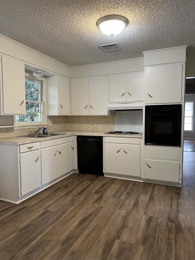 Photo - 514 Eason Pl