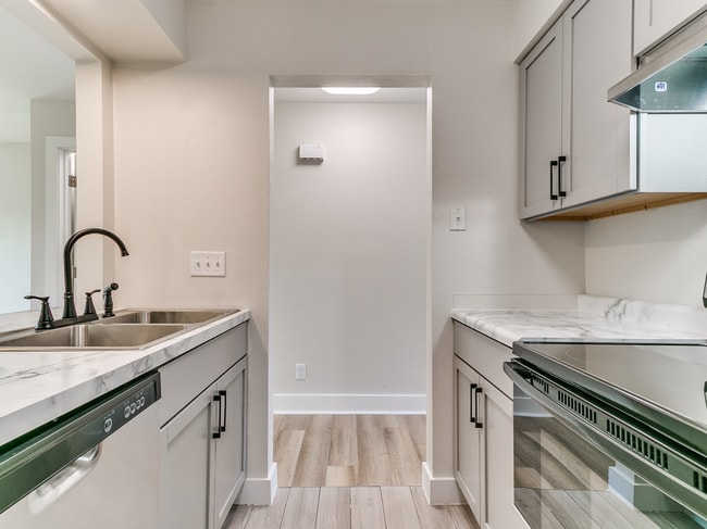 Photo - 1116 Top-O-Hollow Rd