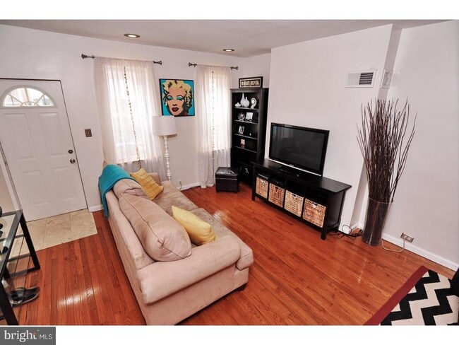 Photo - 728 S Smedley St