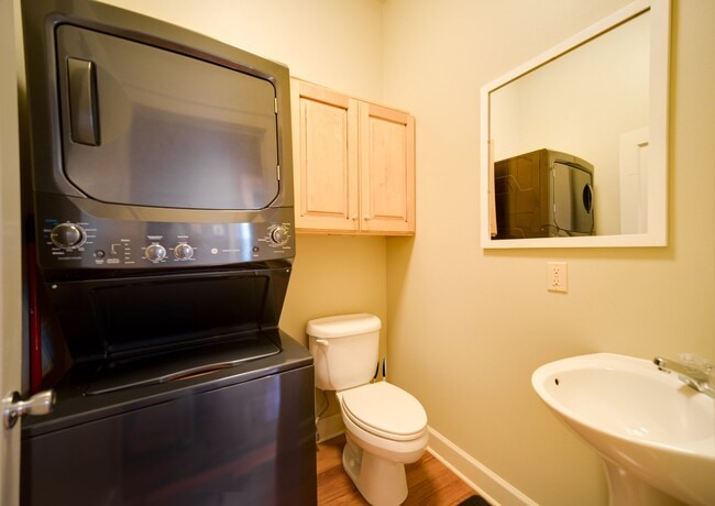 Photo - 504 E 6th St Unit 202