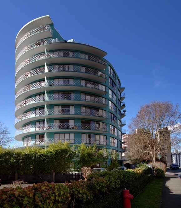 Building Photo - The Shoreland