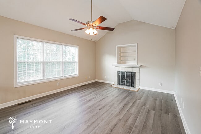 Photo - 829 Buckhorn Dr