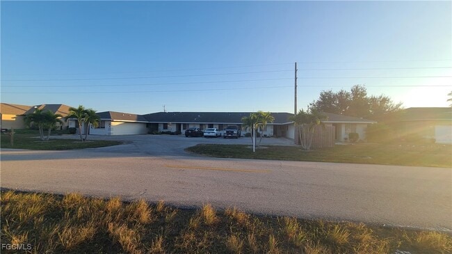 Building Photo - 930 SW 47th Terrace Unit 7