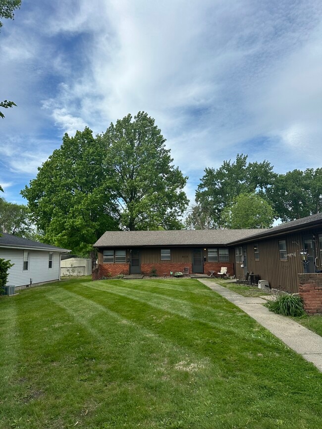 Photo - 609 Denver St