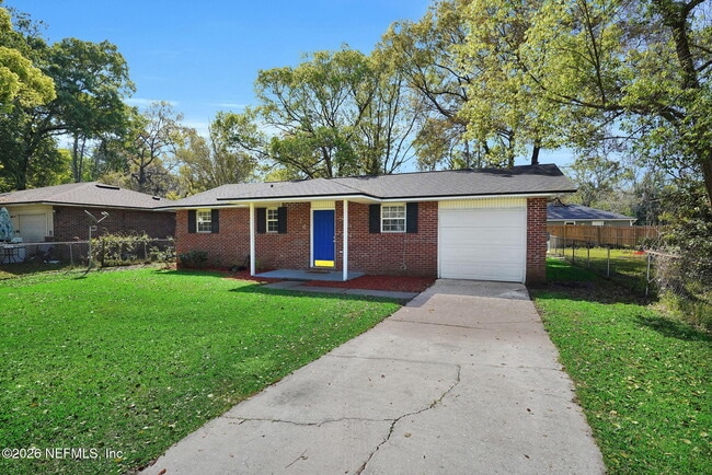 Photo - 648 W Oliver St