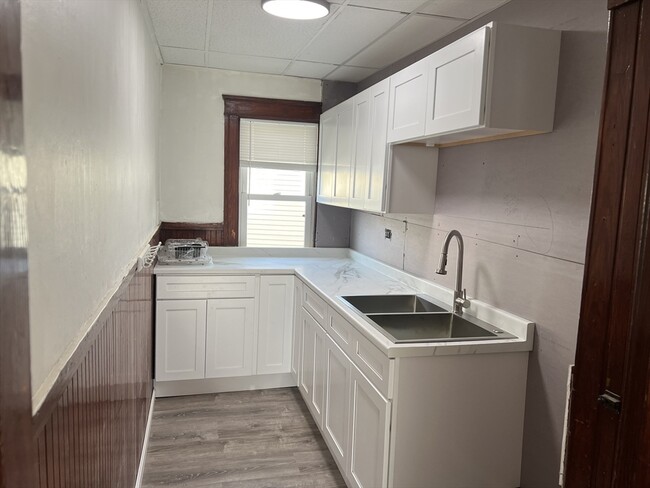 Building Photo - 61 Vernon St Unit 3