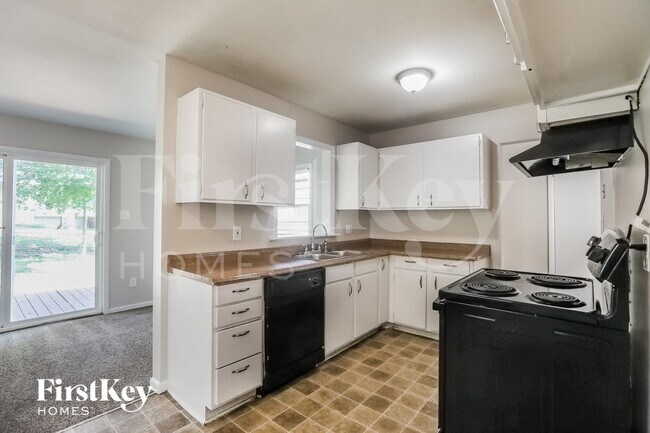 Photo - 7902 E 89th Ter
