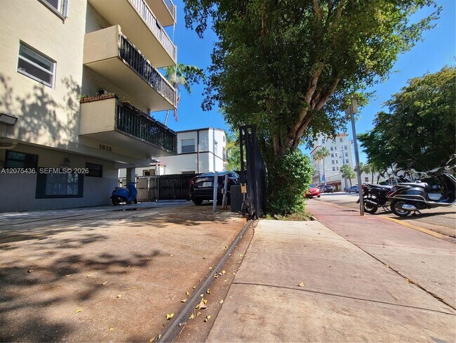 Photo - 1612 Jefferson Ave Unit 303