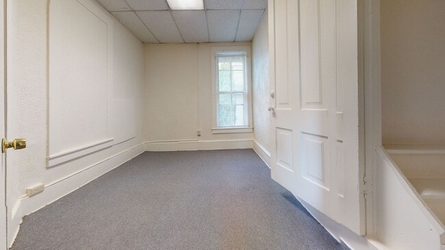 Photo - 701 6th St SE Unit #1 (lower)