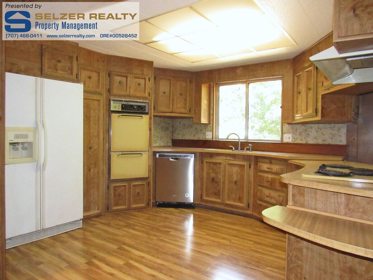 Photo - Roomy 2 bd. mobile w/ big yard in a countr... Casa