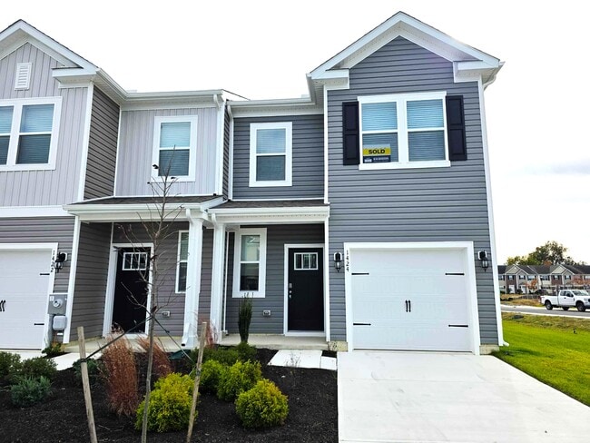 Building Photo - 1424 Sugarplum Ln