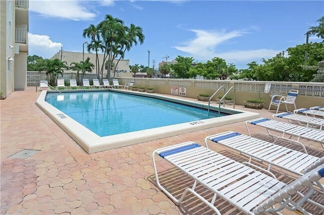 Photo - 900 NE 18th Ave Unit 907