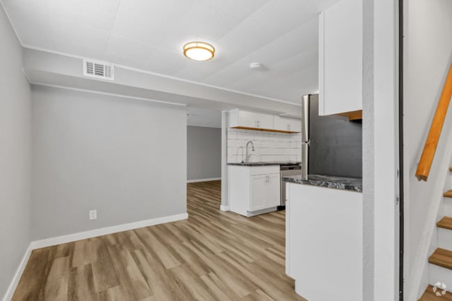 Building Photo - 1217 12th St Rental