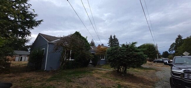 Building Photo - 8802 Forest Ave SW