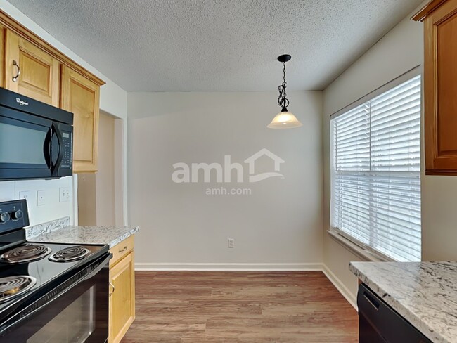 Photo - 2804 Robyns Glen Dr