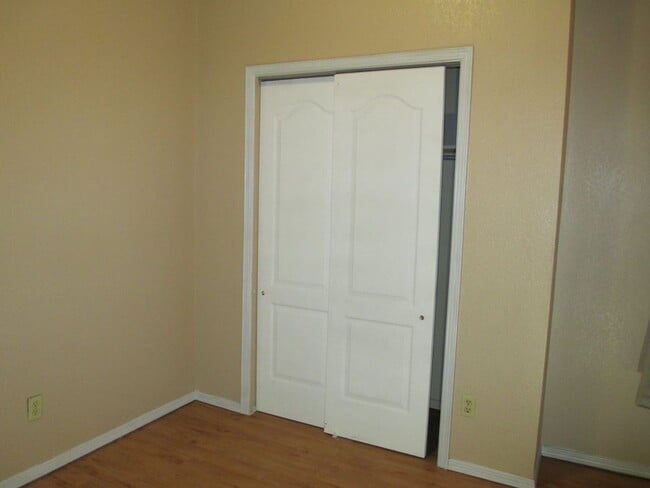 Building Photo - 1311 E San Antonio Ave Unit 2