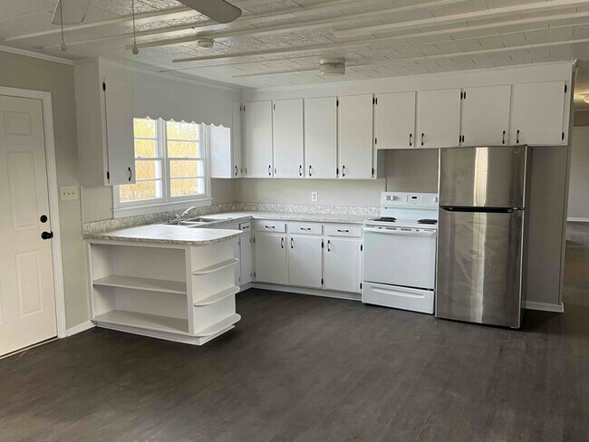 Photo - 8402 Duncan Bridge Rd