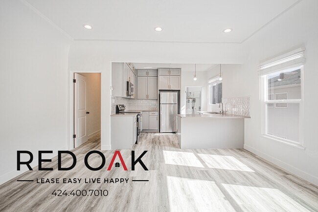 Photo - 330 N Genesee Ave Unidad 330 1/2