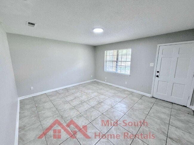 Photo - 1521 Abernathy Rd