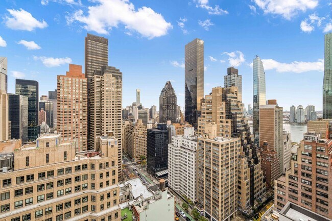 Photo - 245 E 44th St Unidad 32F