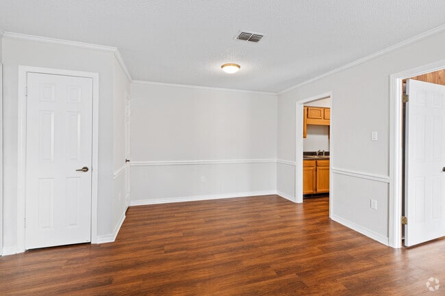 2BR, 2BA - 995SF - Dining Area