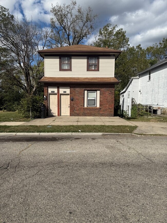 Building Photo - 1530 W High St Unit 1530