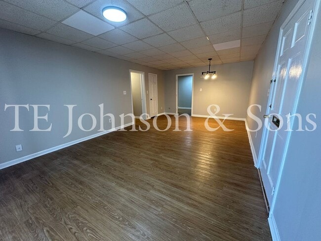 Photo - Two Bedroom Condo Convenient To WFU