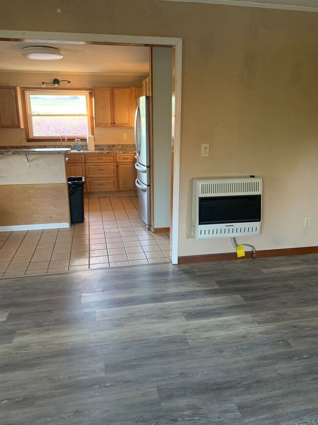 Photo - 3 Bedroom / 1.5 Bath One level Home  Gray TN 37615