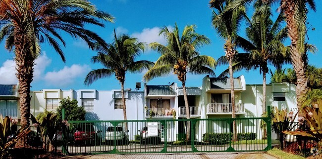 Building Photo - Infinity: Clear Lake Palms Rental