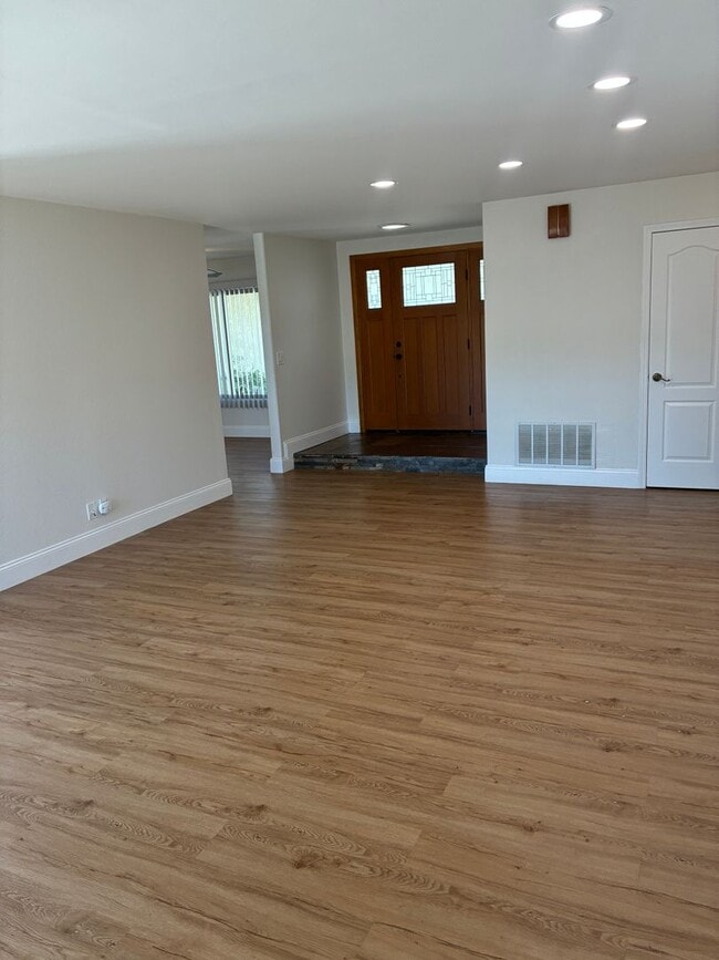 1105 Del Nido Ct