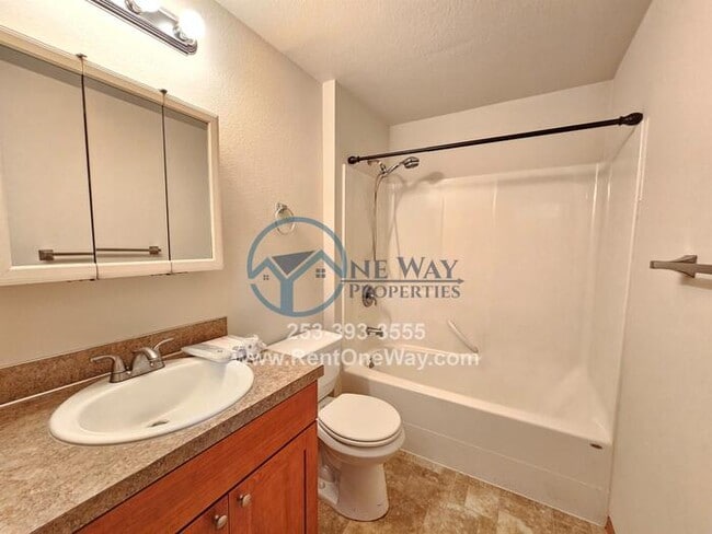 Photo - 16912 B St E