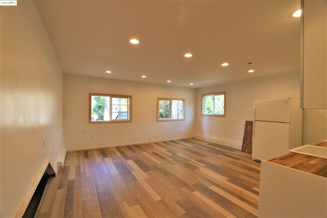 Photo - 7909 Winthrope St