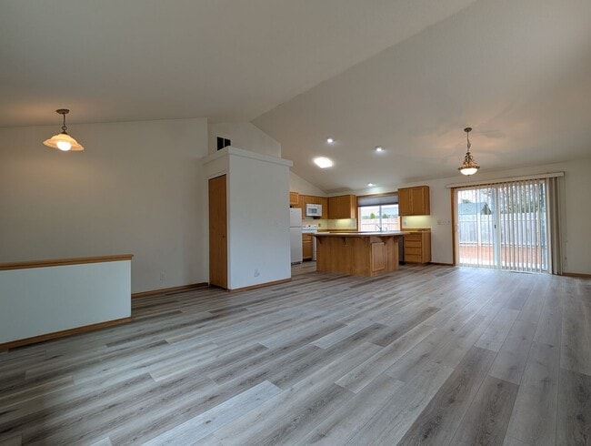 Photo - Beautiful 3-Bedroom, 2-Bath Home With fenced yard!