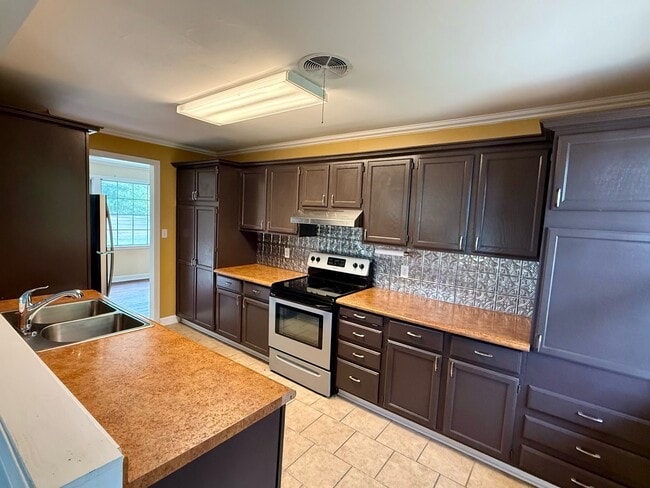 Photo - 1405 Clayton Ave