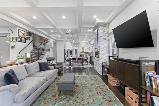 Photo - 1105 Stockell St