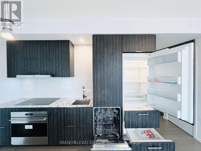 Photo - 1 Bloor St E Unit 5104